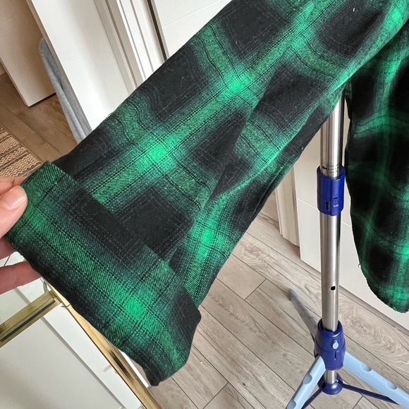 Pretty Little Thing Plaid Flannel Button Up - 3x - Picture 5 of 8